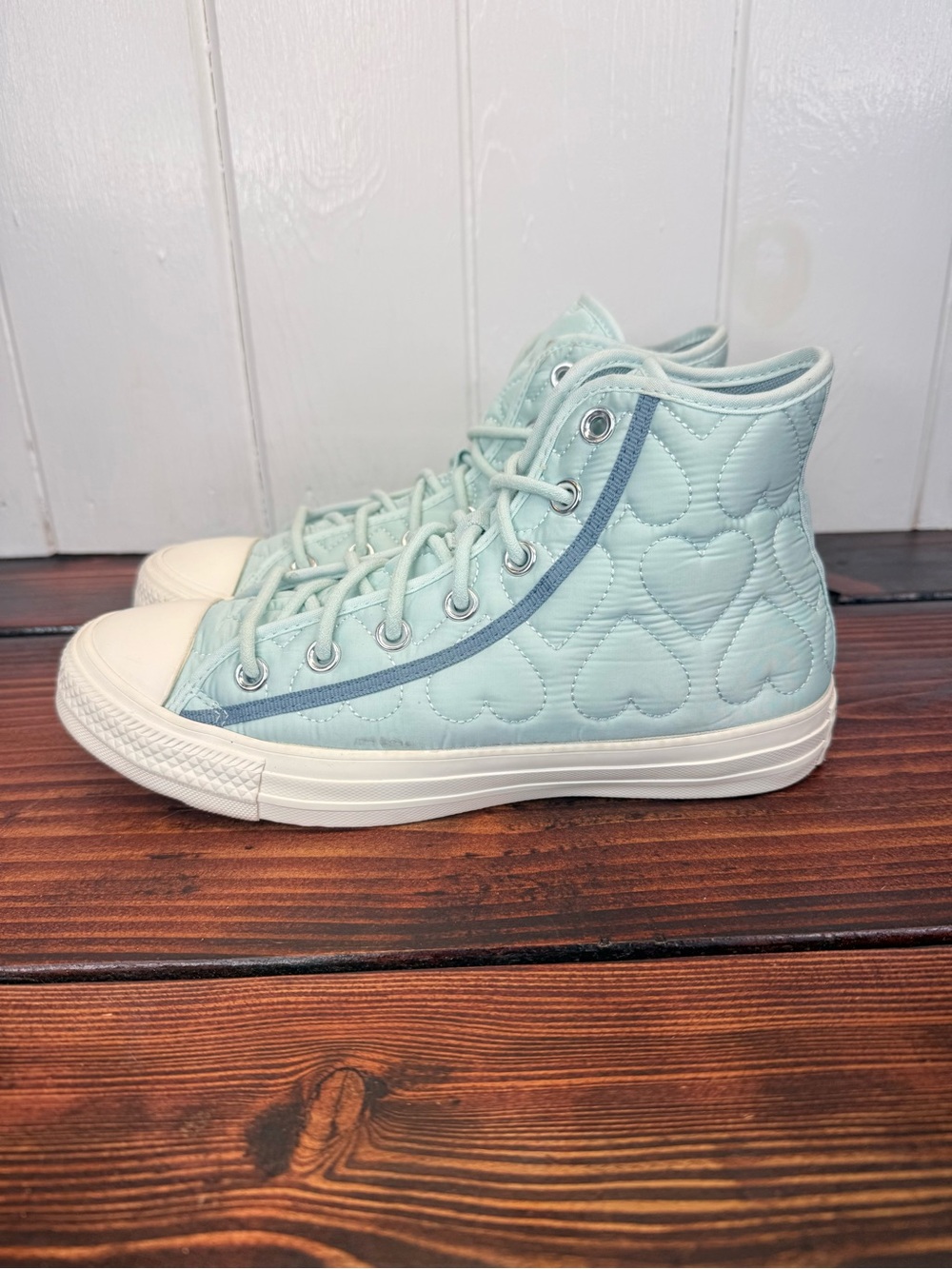 Converse Chuck Taylor All Star High Quilted Heart Sneakers Women’s 8